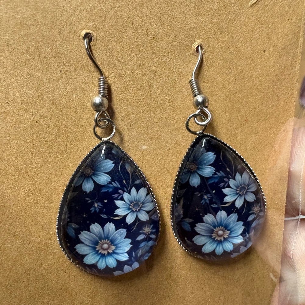 Floral Teardrop Earrings in Blue and Silver NWOT